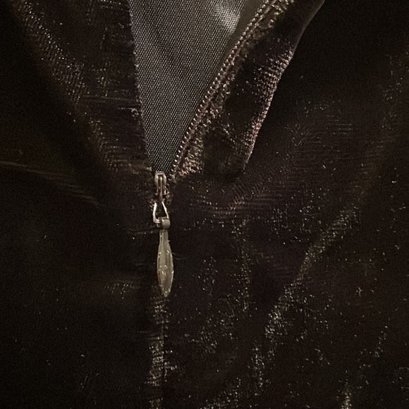 Black dress - Picture 6 of 6